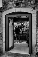 Bari bar BW