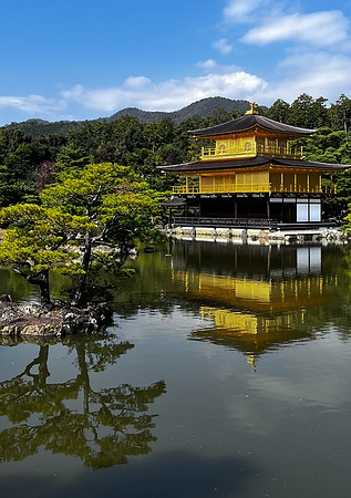 Kyoto gold temple.jpg