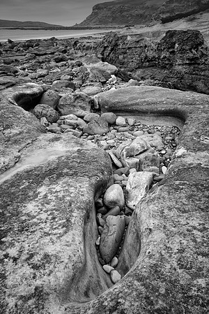 Eigg rock pool BW