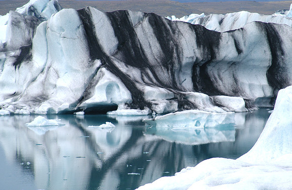 iceland jokulsarlon stripes