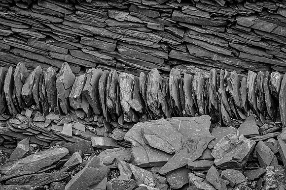 Llanberis zig zag path wall BW 2