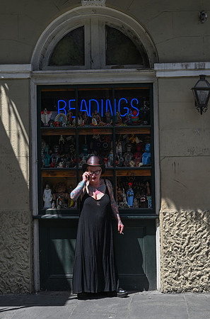 New Orleans woman in hat Readings