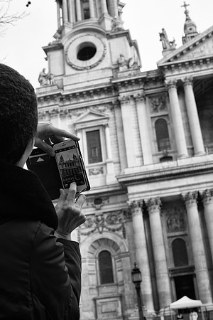 St Pauls smartphone 1 bw