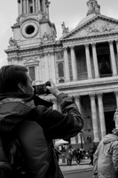 St Pauls smartphone 6 bw
