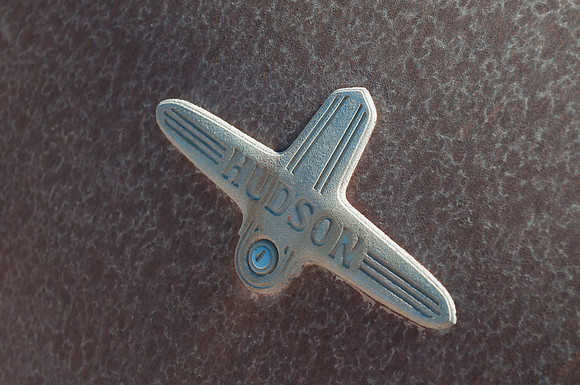 solitaire hudson badge