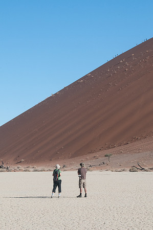 Deadvlei tiny people j Jamie