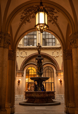 18 Sept Vienna courtyard
