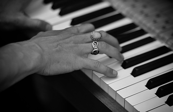 Piano hands bw 1