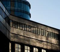 180119 building reflecting sun