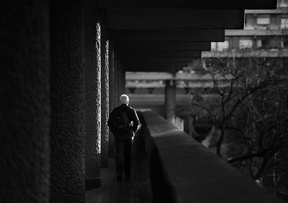 180119 barbican collonade sunlight bw