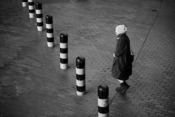 180119 barbican bollards bw