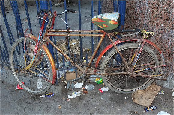 Cairo Road 9 bike