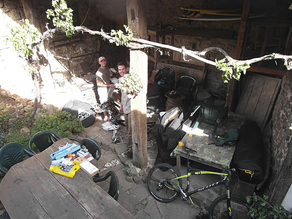 picos_building bikes