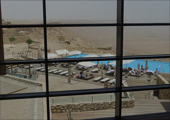 Machtesh Ramon Beresheet pool