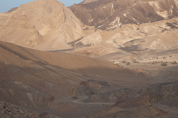 Machtesh Ramon Landrover Discovery