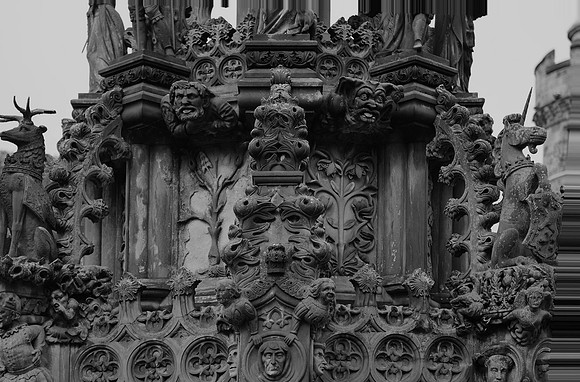 Edinburgh Hollyrood fountain mono