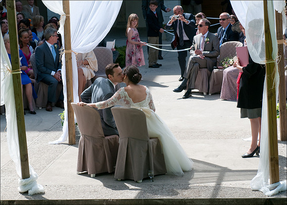 ceremony ben sophie kiss 2