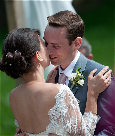 ceremony ben sophie kiss