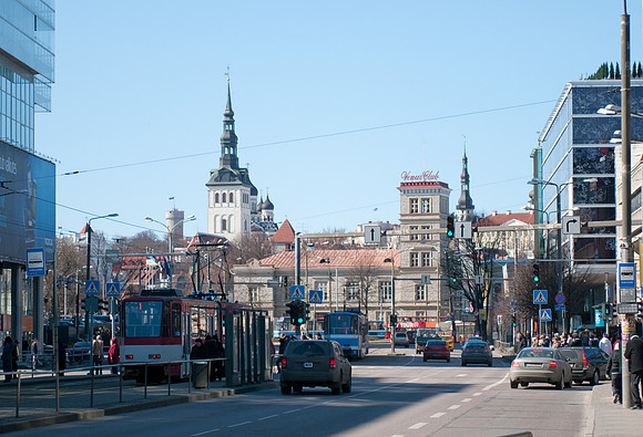 Viru Valjak street scene