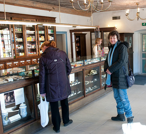 Jenni in apothecary
