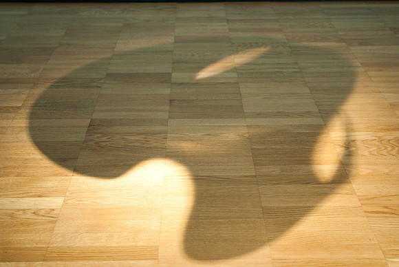 Kumu gallery sculpture shadow
