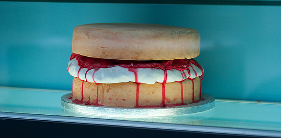 Cake fake