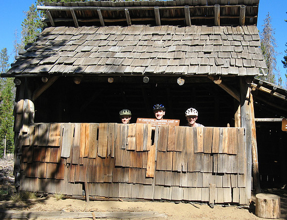 Swampy trail shelter