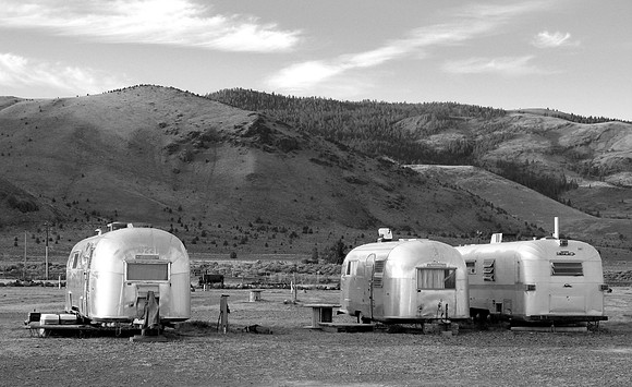 summer lake hot springs airstreams