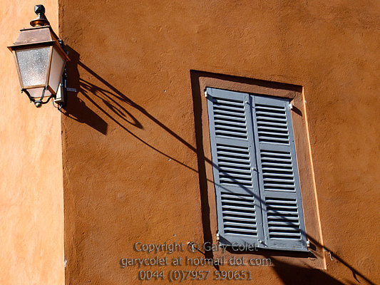 valbonnes lamp and shutters