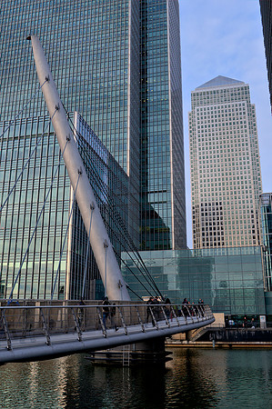 09 feb canary wharf bridge hdr