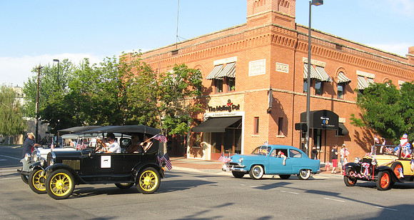 Boise 4th July parade vintage cars
