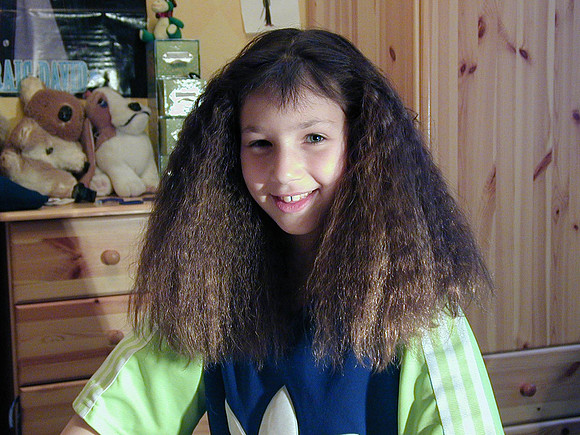 LIB FRIZZY HAIR 1 MAY01