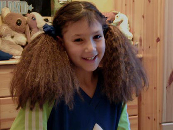 libby frizzy hair  2 may01