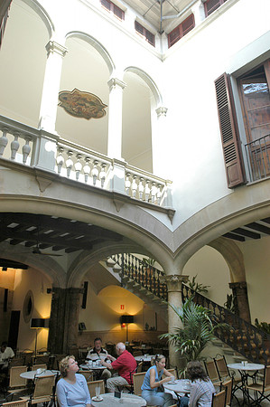 cappuchino cafe interior 2