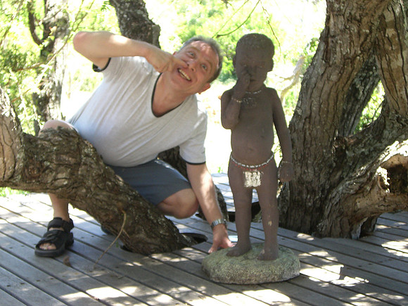 ecca lodge larry statue