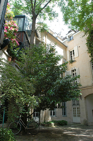 paris may 04 courtyard with bike