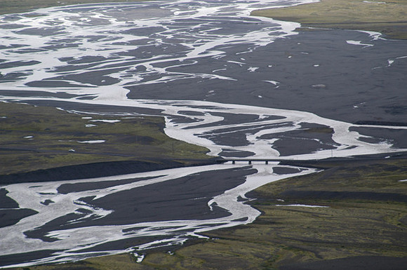 Skaftafellsjokull moraine river