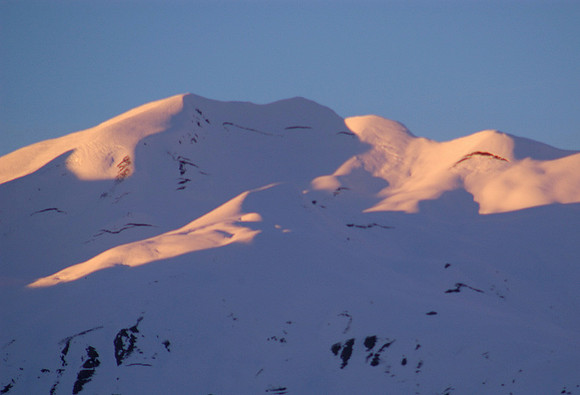 skiing03 snowy sunset