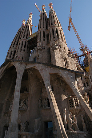 sagrada front towers