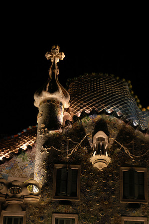 battlo facade night close