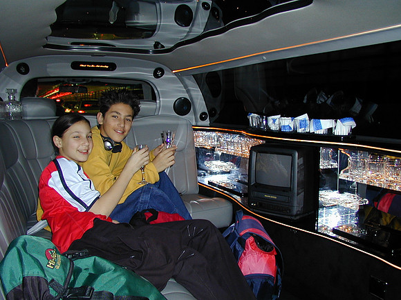 inside limo r l apr02