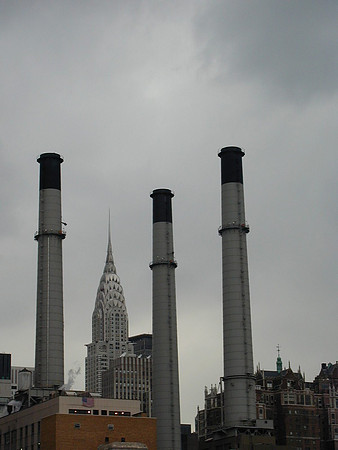 chrysler bldg and chimneys apr02