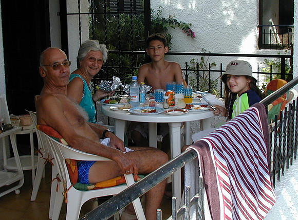 lunch on balcony 0ct01