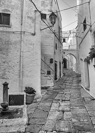 Ostuni alley bw