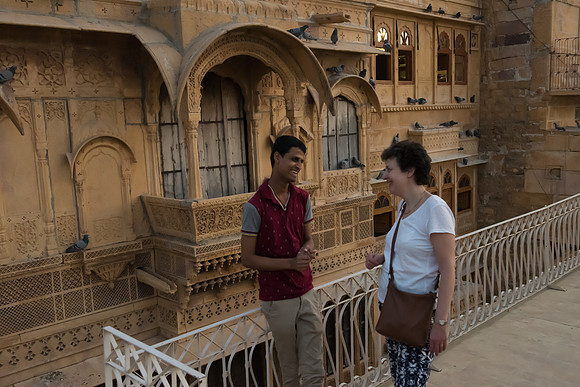 Jenni talks to Brahmin hotel manager, Jaiselmer