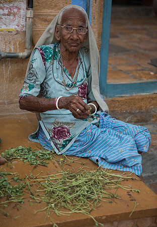 Grandma preparing dinner, Jaiselmer Fort