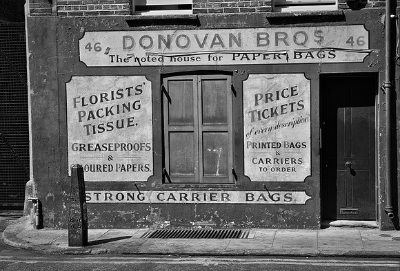 Donovan paper bags shop crispin st whitechapel edit 2