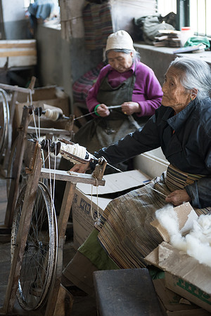 Tibetan refugee handicrafts, Darjeeling