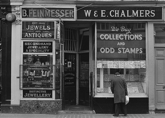 WE Chalmers, Cranbourne Street 1974 BW