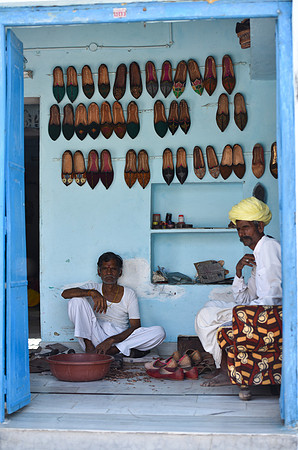 Shoe shop, Rohet